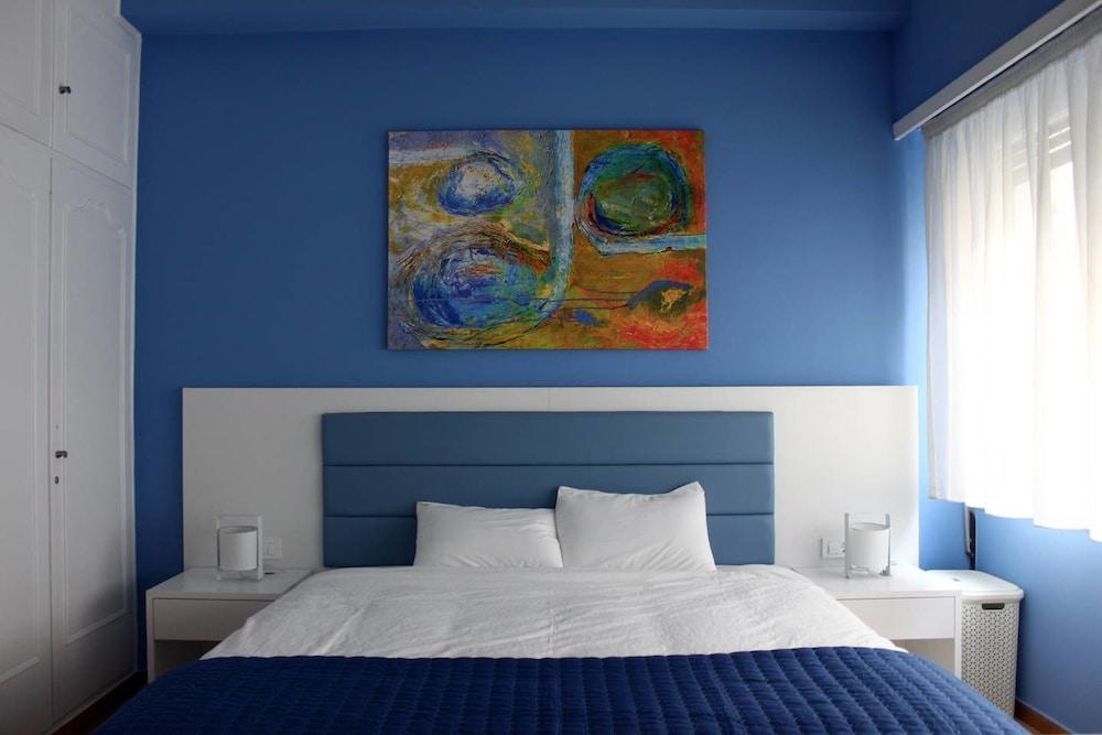 Cheery Apartment In The Center Of Атина Екстериор снимка