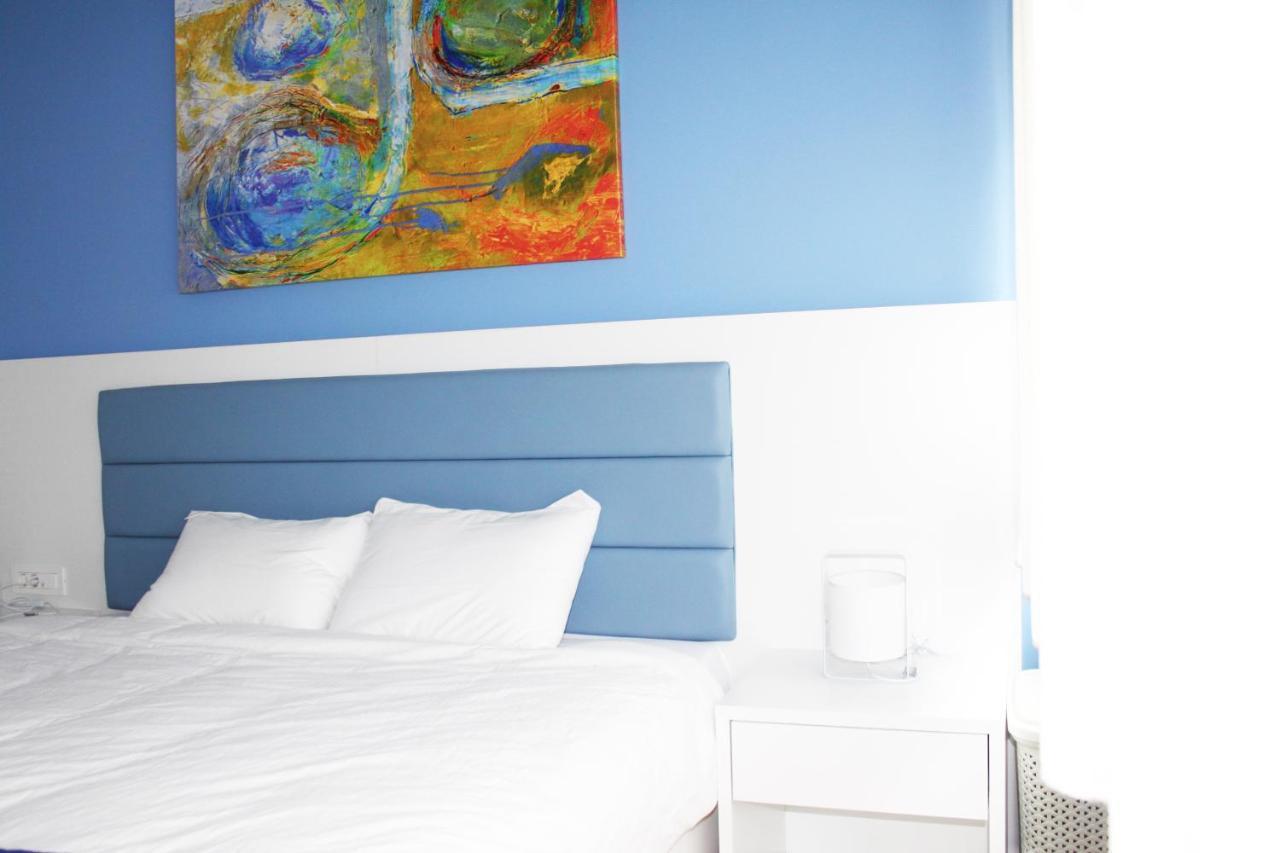 Cheery Apartment In The Center Of Атина Екстериор снимка
