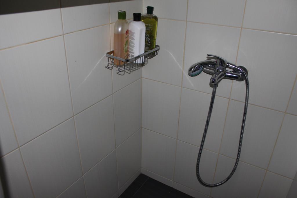 Cheery Apartment In The Center Of Атина Екстериор снимка