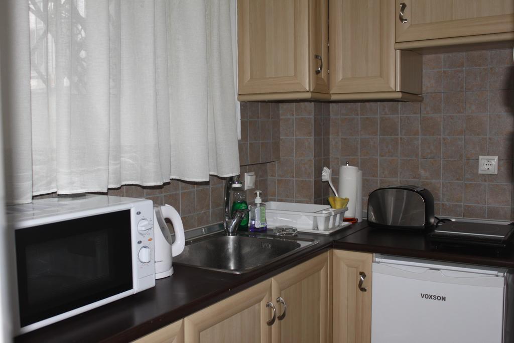 Cheery Apartment In The Center Of Атина Екстериор снимка