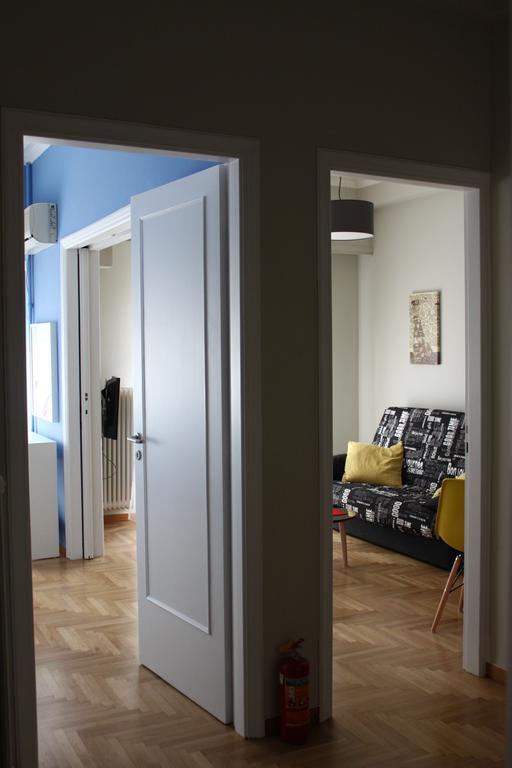 Cheery Apartment In The Center Of Атина Екстериор снимка
